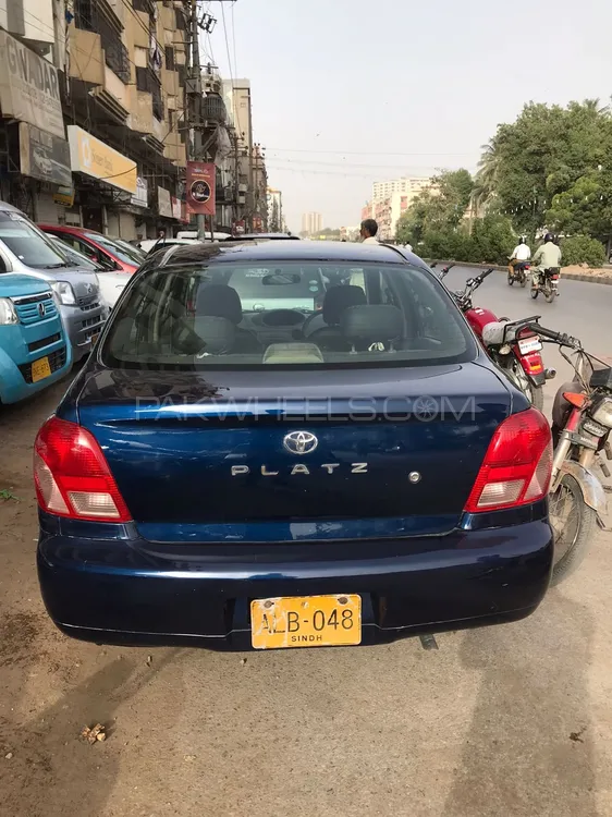 Toyota Platz 2001 for Sale in Karachi Image-1