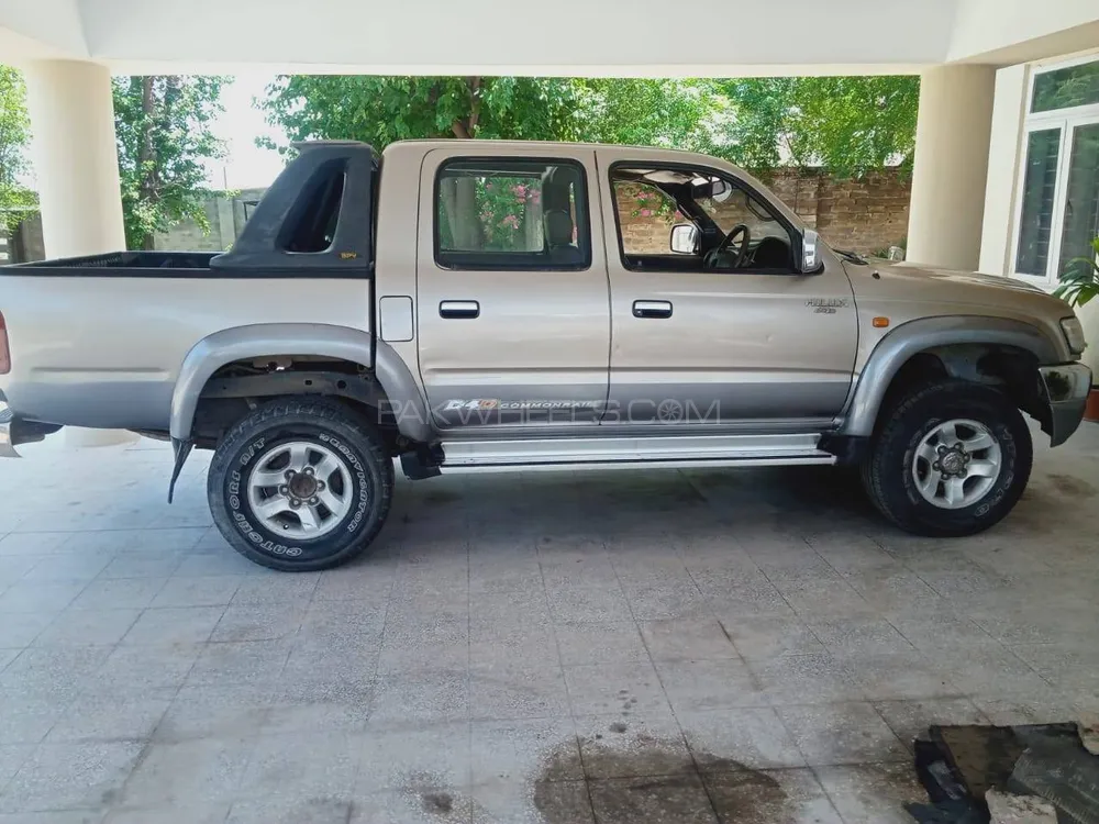 Toyota Hilux 2003 for Sale in Lahore Toyota Hilux 2003 for Sale in Lahore Image-2