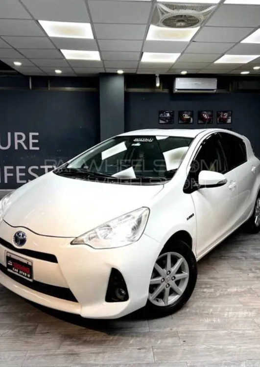 Toyota Aqua 2013 for Sale in Multan Image-1