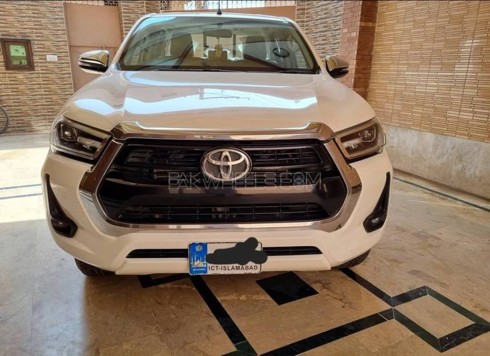 Toyota Hilux 2021 for Sale in Multan Image-1