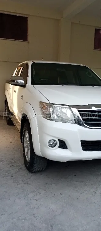 Toyota Hilux 2015 for Sale in Islamabad Image-1