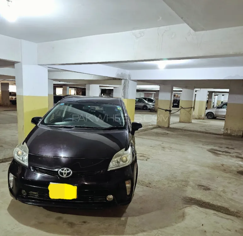 Toyota Prius 2014 for Sale in Karachi Image-1