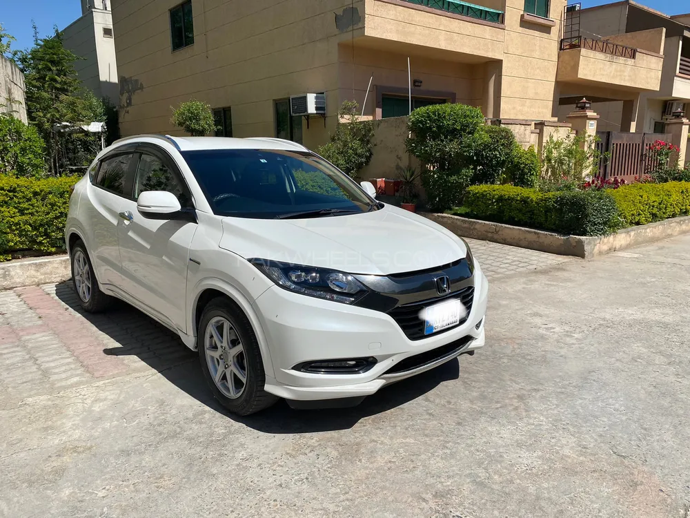 Honda Vezel 2016 for Sale in Rawalpindi Image-1