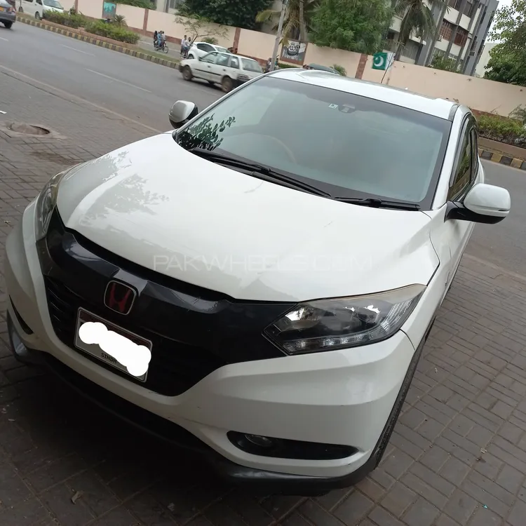Honda Vezel 2014 for Sale in Karachi Image-1