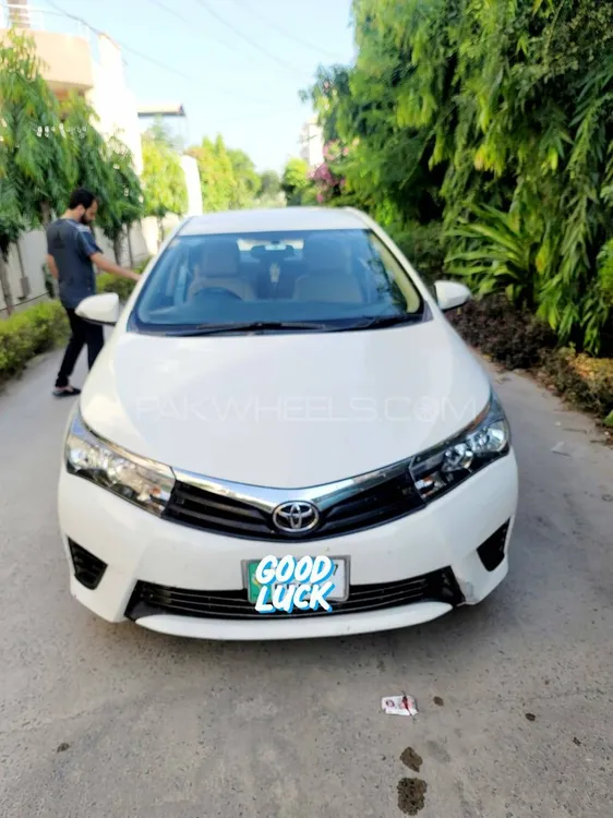 Toyota Corolla 2017 for Sale in Sargodha Image-1