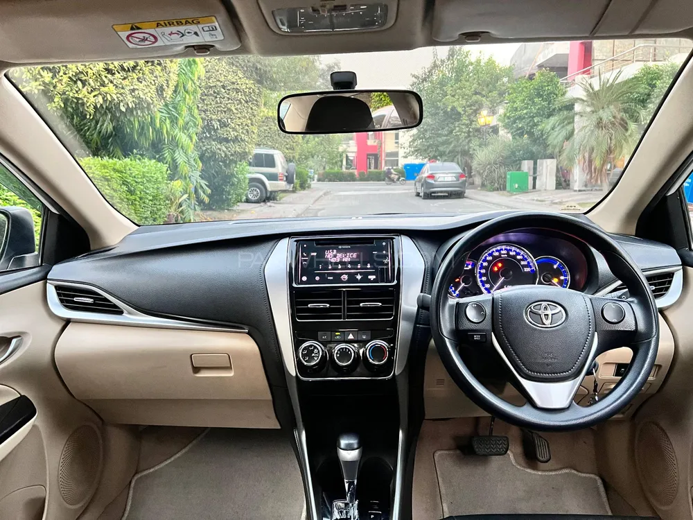 Toyota Yaris Sedan 2021 for Sale in Lahore Image-1