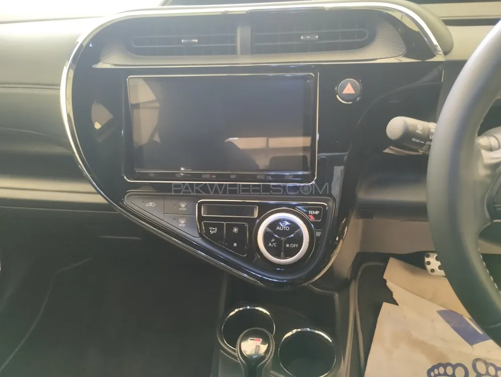 Toyota Aqua 2020 for Sale in Lahore Toyota Aqua 2020 for Sale in Lahore Image-6