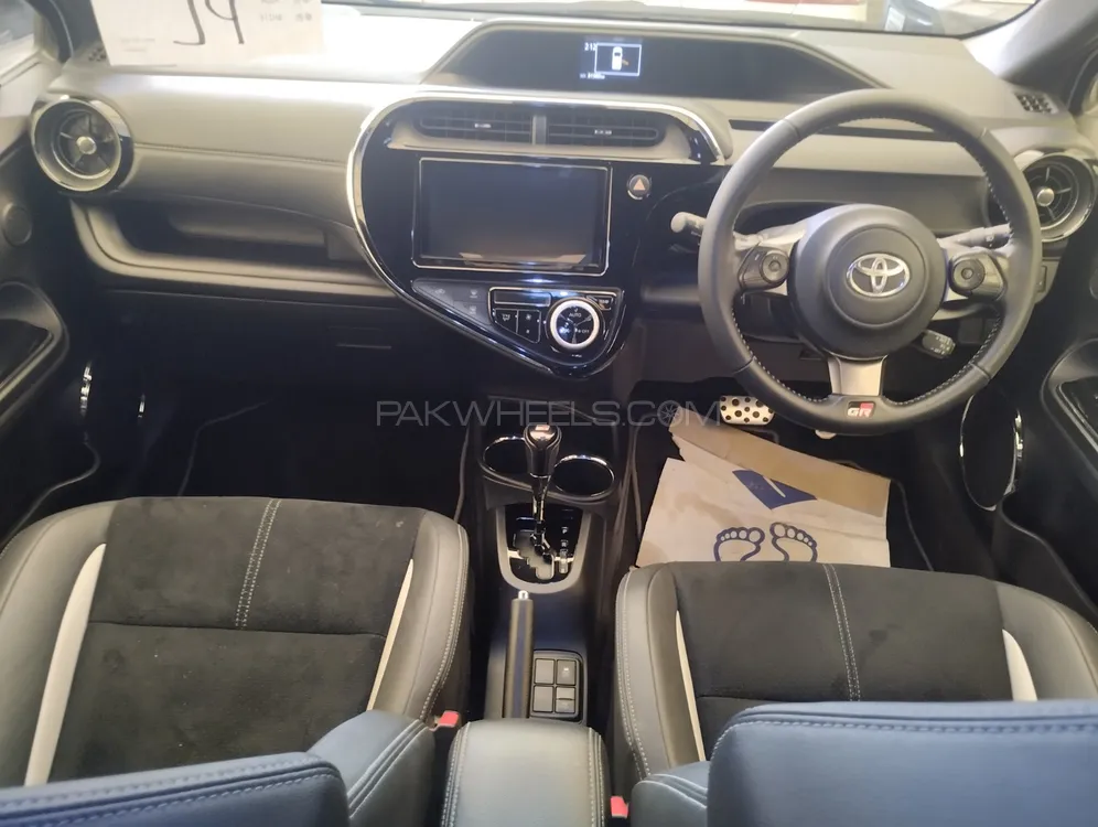 Toyota Aqua 2020 for Sale in Lahore Toyota Aqua 2020 for Sale in Lahore Image-9