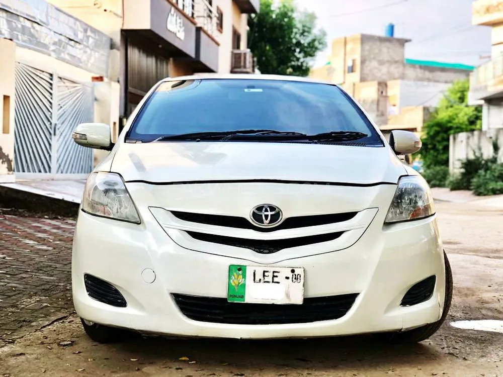 Toyota Belta 2005 for Sale in Lahore Image-1