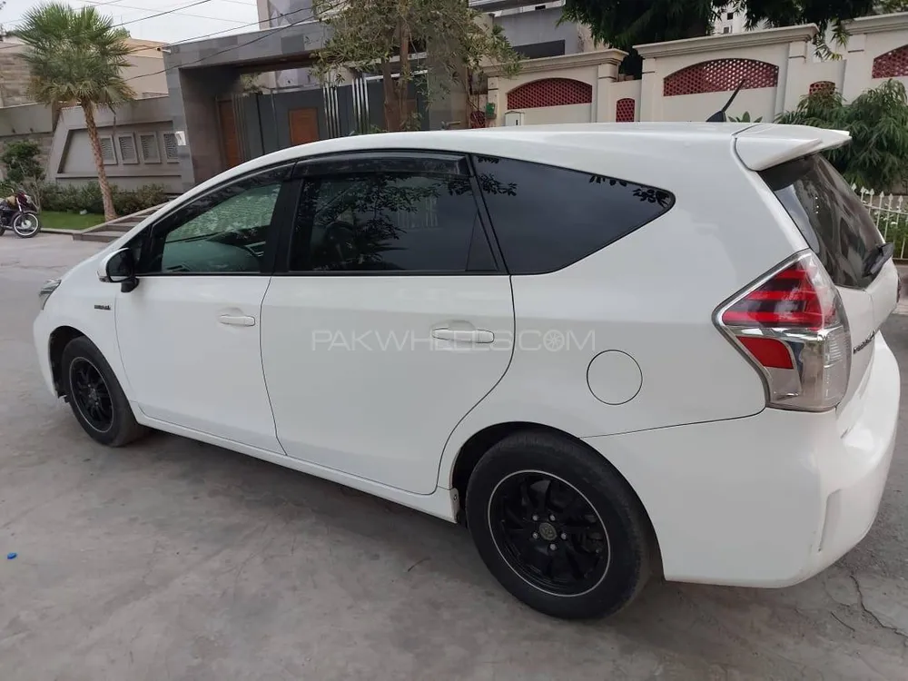 Toyota Prius Alpha 2015 for sale in Faisalabad