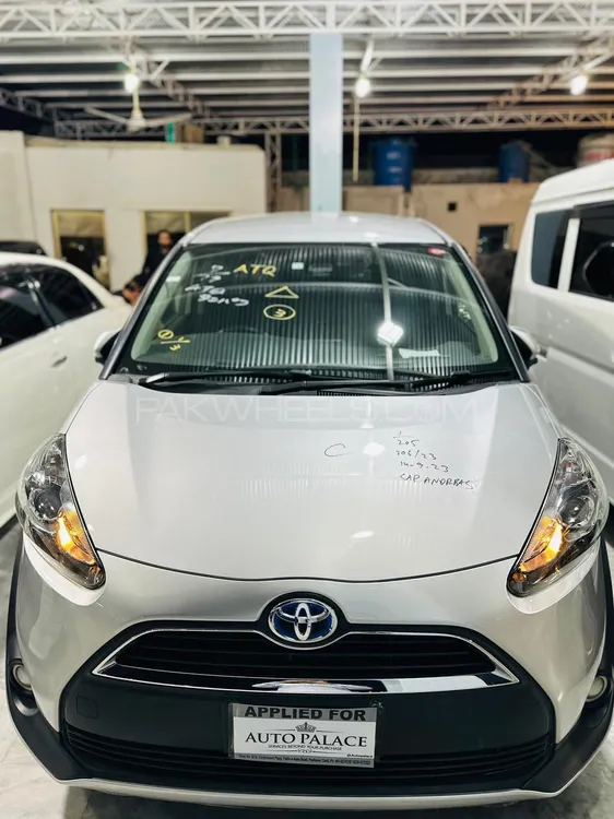 Toyota Sienta 2018 for Sale in Peshawar Image-1