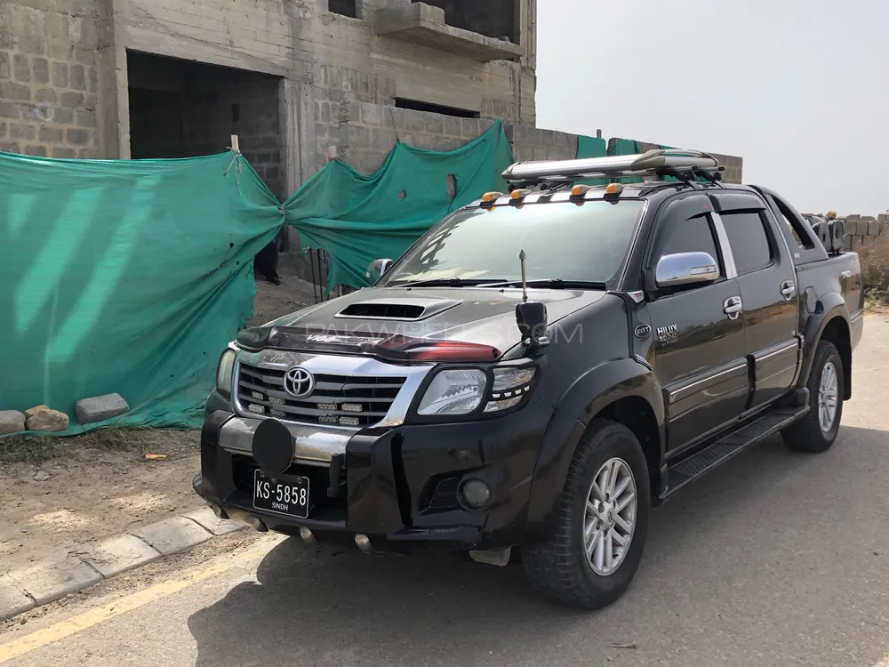 Toyota Hilux 2012 for Sale in Karachi Image-1