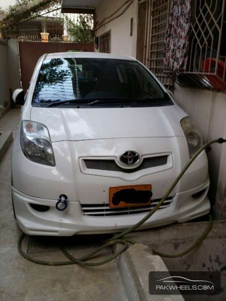 Toyota Vitz 2006 for Sale in Karachi Image-1