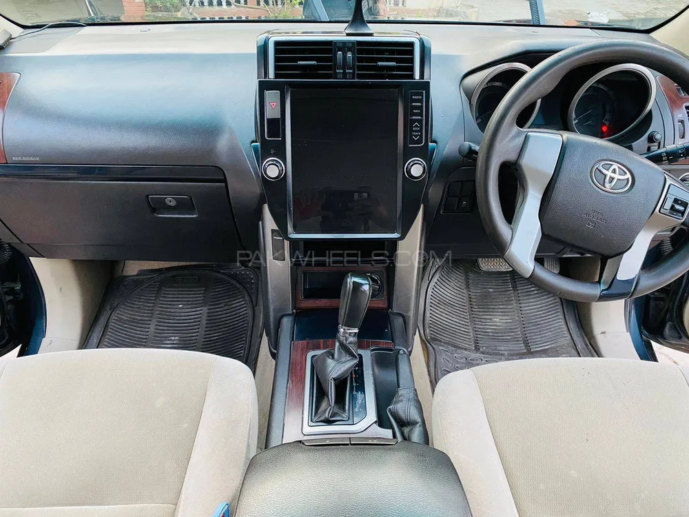Toyota Prado 2010 for Sale in Multan Image-1