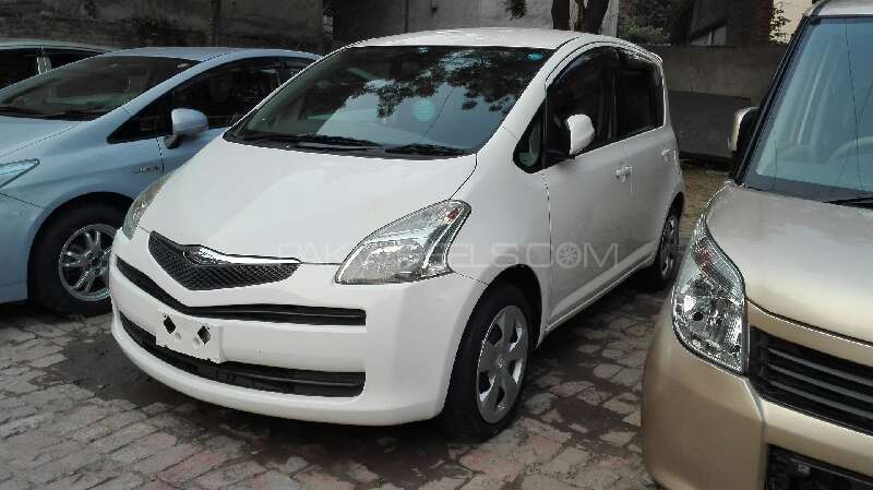 Toyota Ractis 2006 for Sale in Lahore Image-1