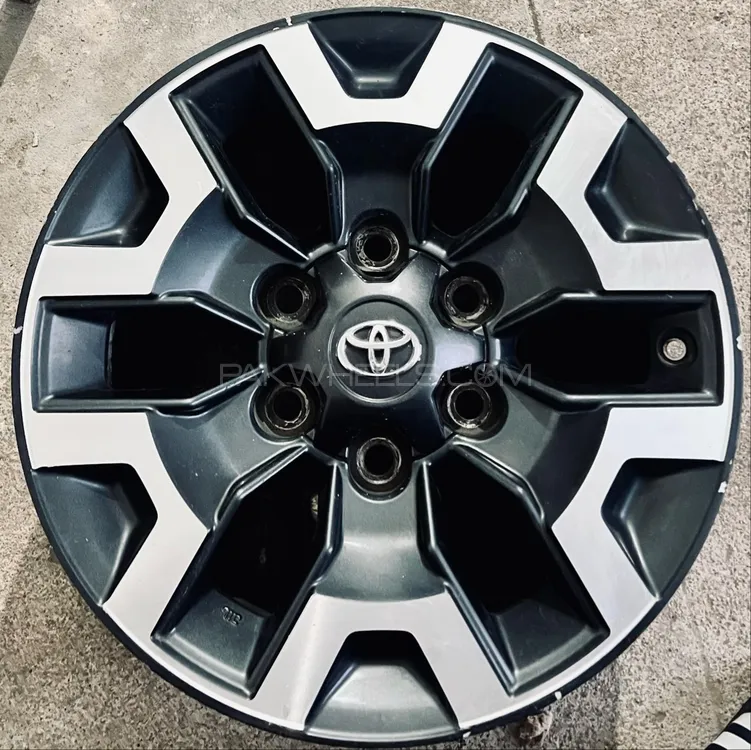 Tacoma TRD original wheels Image-1