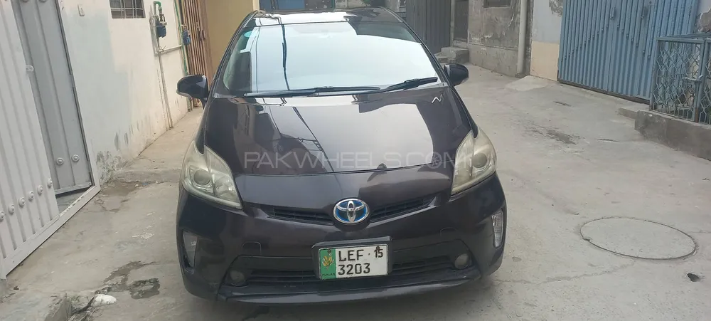 Toyota Prius 2012 for Sale in Lahore Image-1