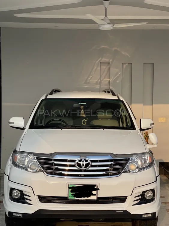 Toyota Fortuner 2016 for Sale in Lahore Image-1