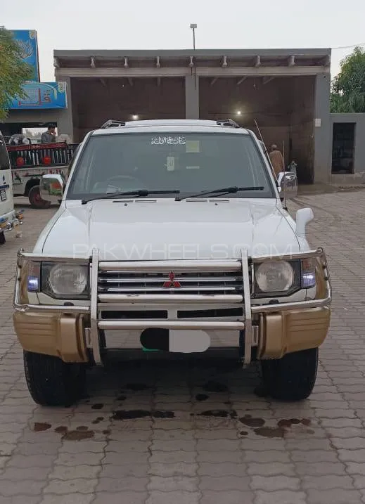 Mitsubishi Pajero 1997 for Sale in Peshawar Image-1