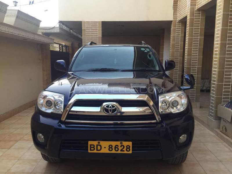 Toyota Surf 2005 for Sale in Karachi Image-1