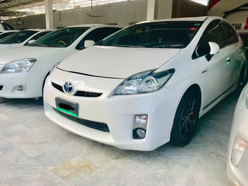 Toyota Prius 2011 for Sale in Peshawar Image-1