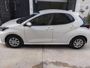 yaris 1.0
2020 model 
pearl white color
for more details please contact