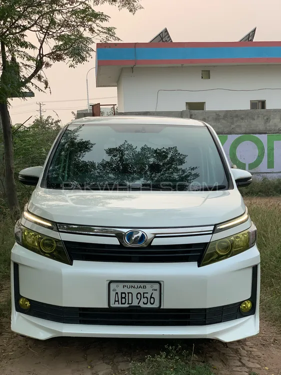 Toyota Voxy 2014 for Sale in Wazirabad Image-1