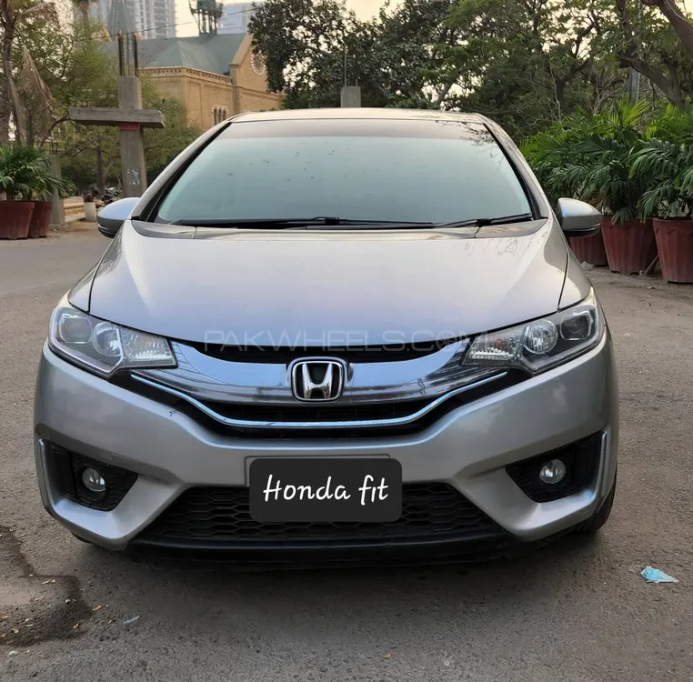 Honda Fit 2013 for Sale in Karachi Image-1
