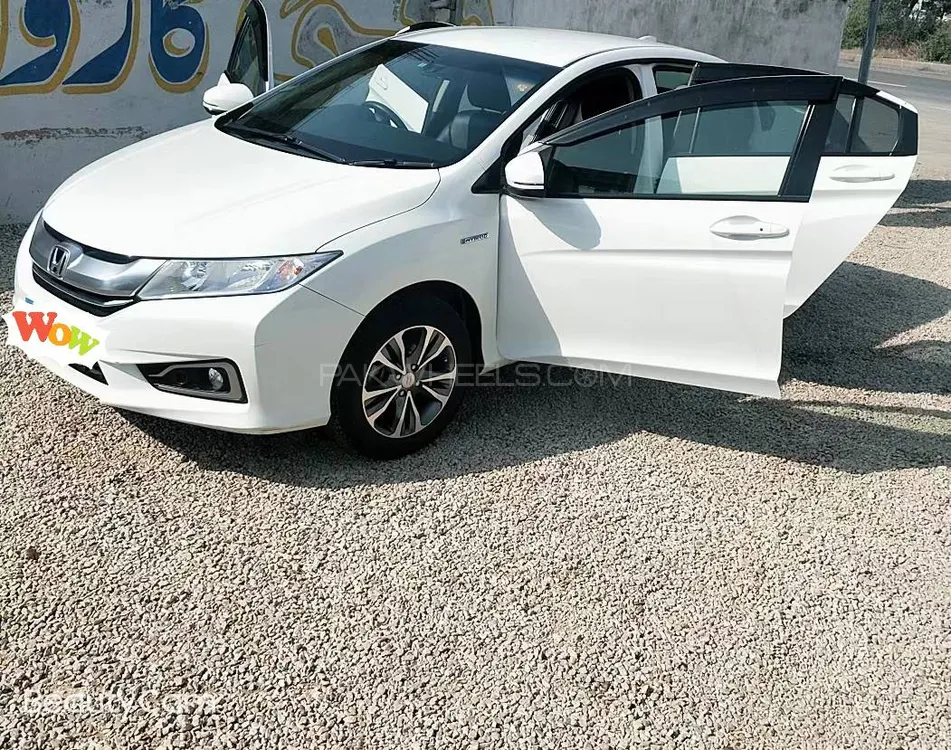 Honda Grace Hybrid 2015 for sale in Akora khattak