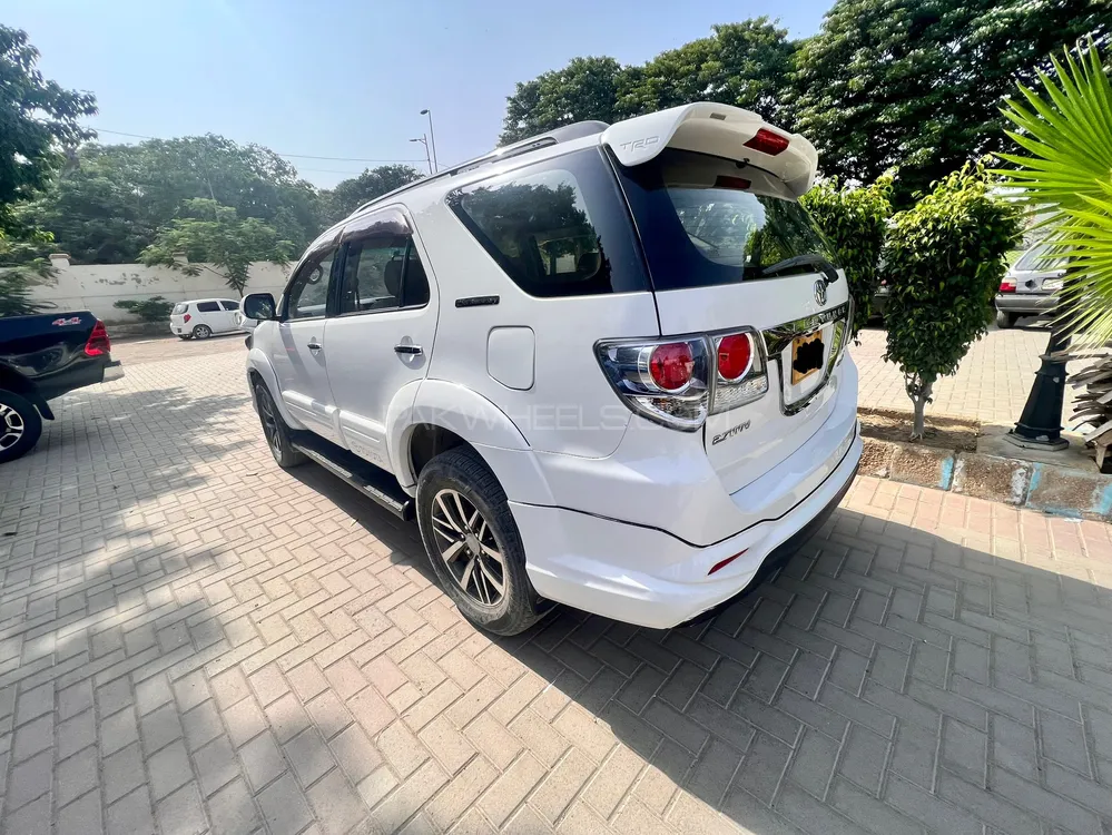 Toyota Fortuner 2016 for Sale in Karachi Image-1