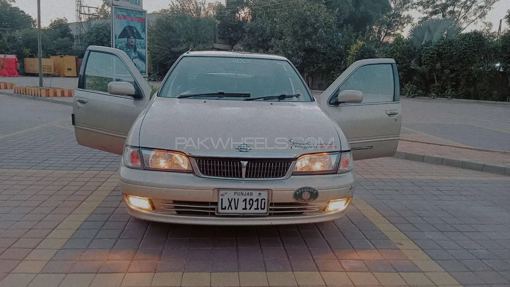 Nissan Sunny 2000 for Sale in Lahore Image-1
