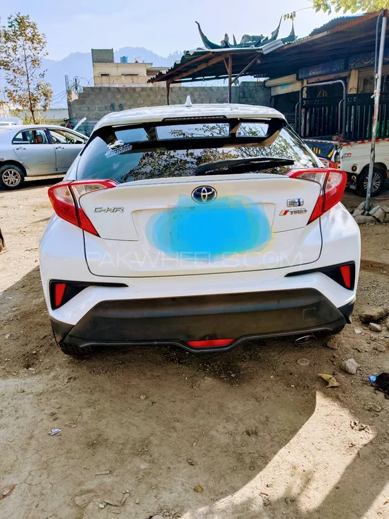 Toyota C-HR 2017 for Sale in Abbottabad Image-1
