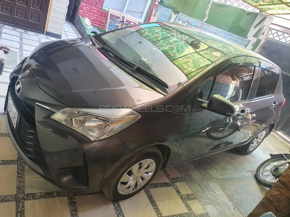 Toyota Vitz 2017 for Sale in Gujrat Image-1