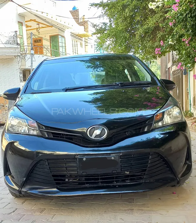 Toyota Vitz 2015 for Sale in Bahawalpur Image-1