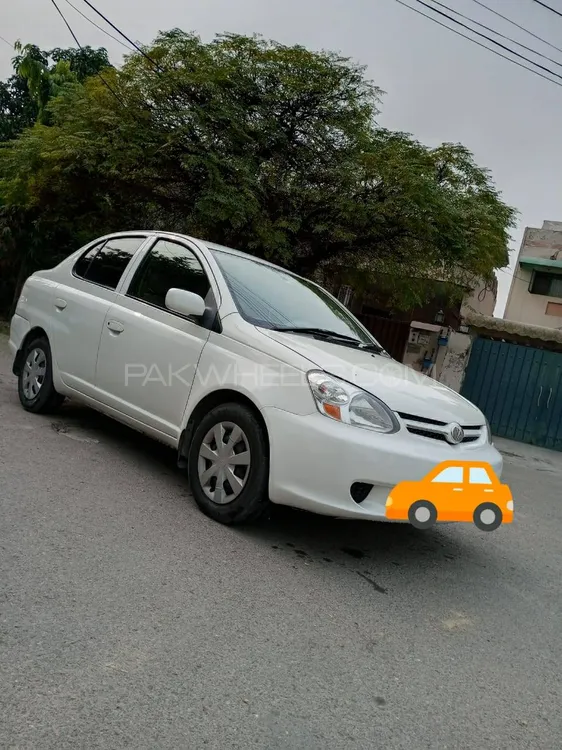Toyota Platz 2004 for Sale in Lahore Image-1