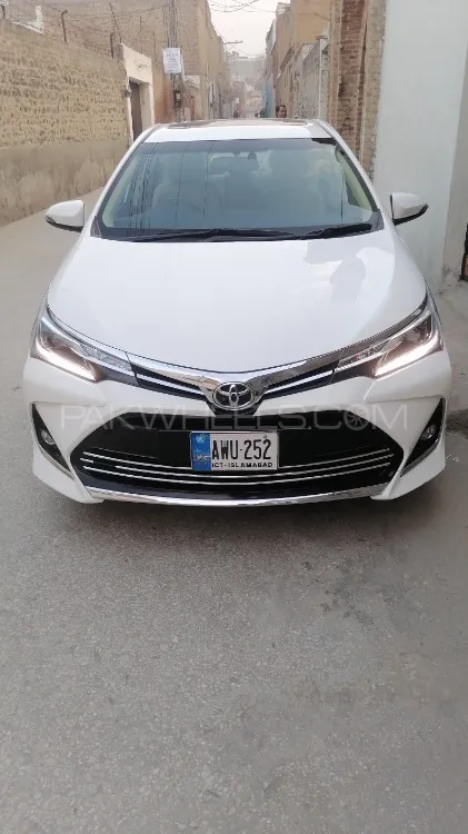 Toyota Corolla 2021 for Sale in Peshawar Image-1