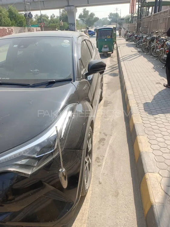 Toyota C-HR 2017 for Sale in Peshawar Image-1