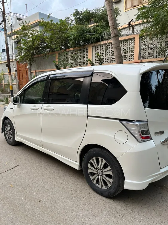 Honda Freed 2012 for Sale in Karachi Image-1