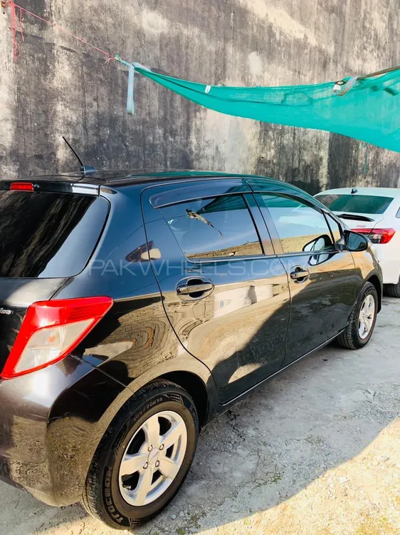Toyota Vitz 2012 for Sale in Haripur Image-1