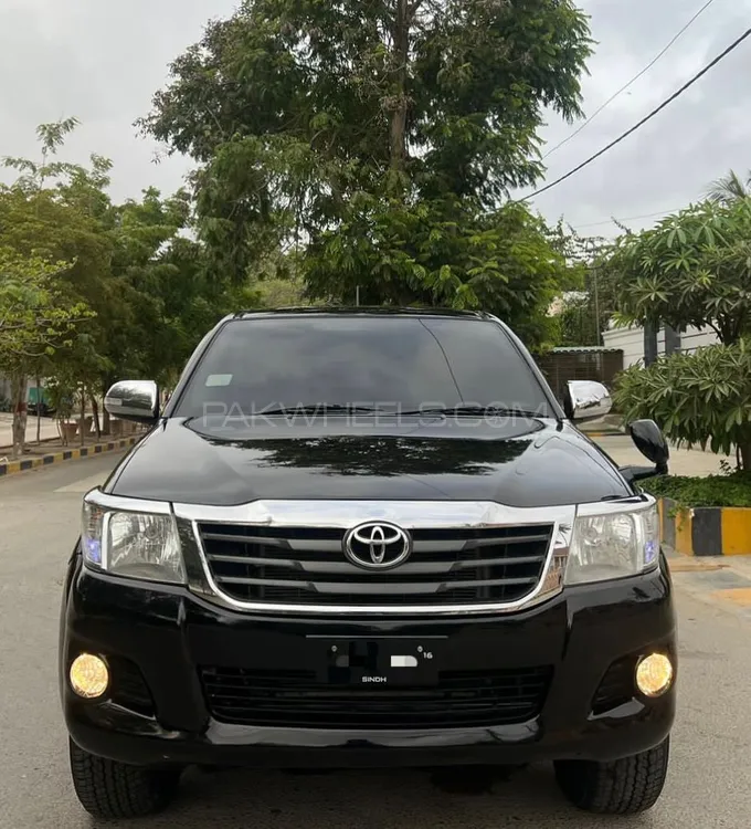 Toyota Hilux 2016 for Sale in Karachi Image-1