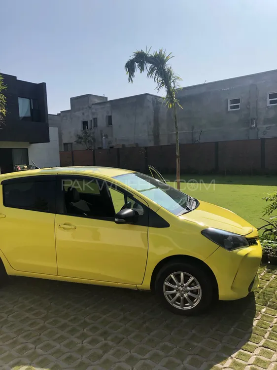 Toyota Vitz 2014 for Sale in Lahore Image-1