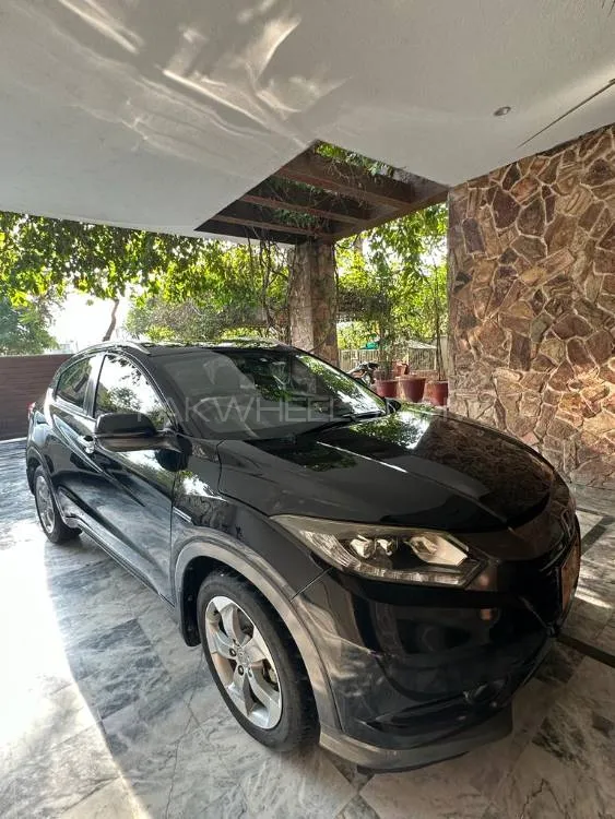 Honda Vezel 2014 for Sale in Lahore Image-1