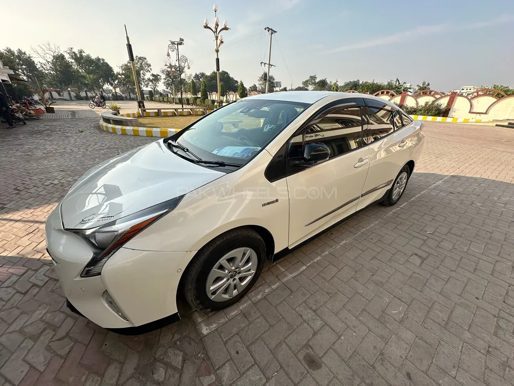 Toyota Prius 2017 for Sale in Wazirabad Image-1