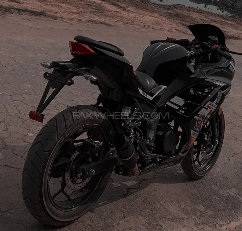 Used Kawasaki Ninja 250R 2023 Bike for sale in Lahore - 508221 | PakWheels