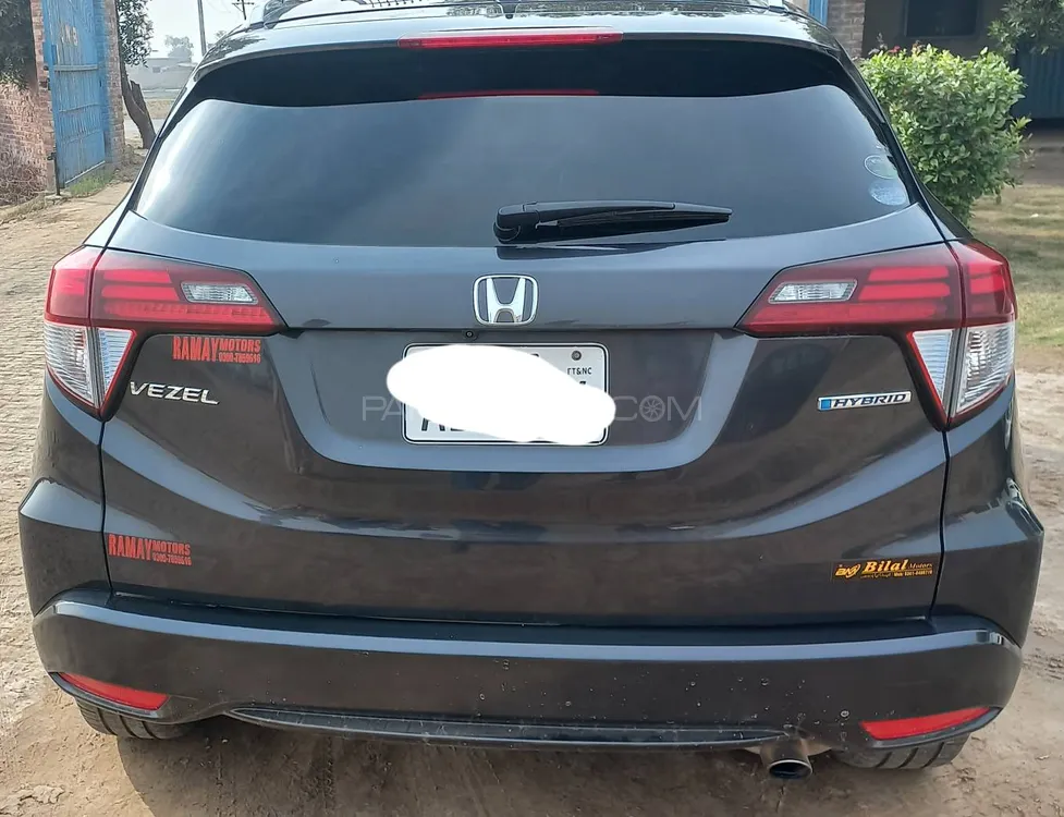 Honda Vezel 2022 for Sale in Lahore Image-1