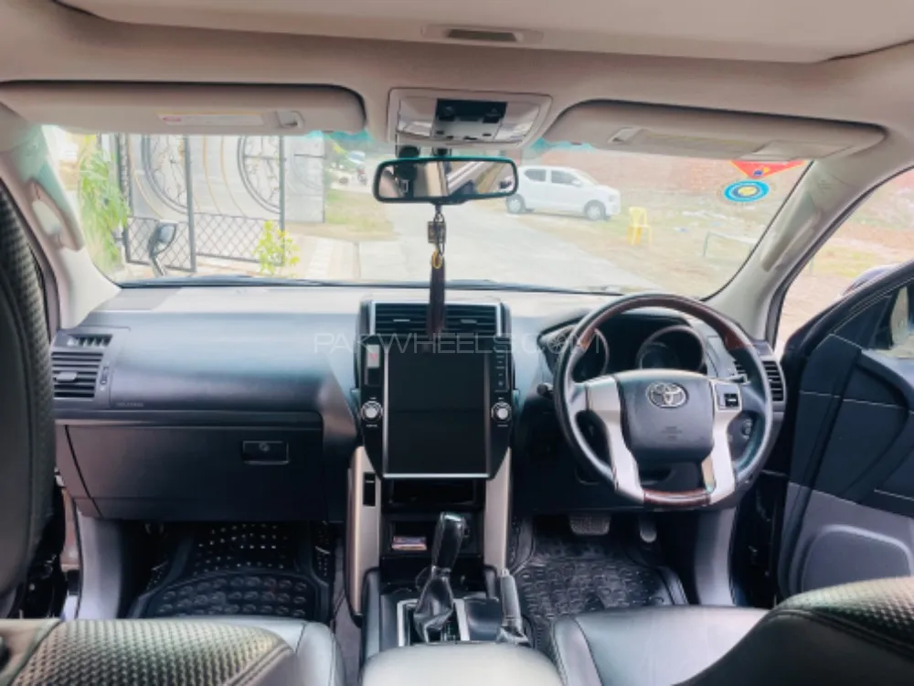 Toyota Prado 2010 for Sale in Lahore Image-1