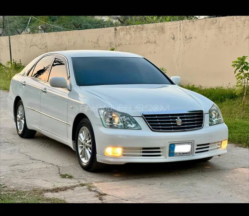 Toyota Crown 2004 for Sale in Faisalabad Image-1