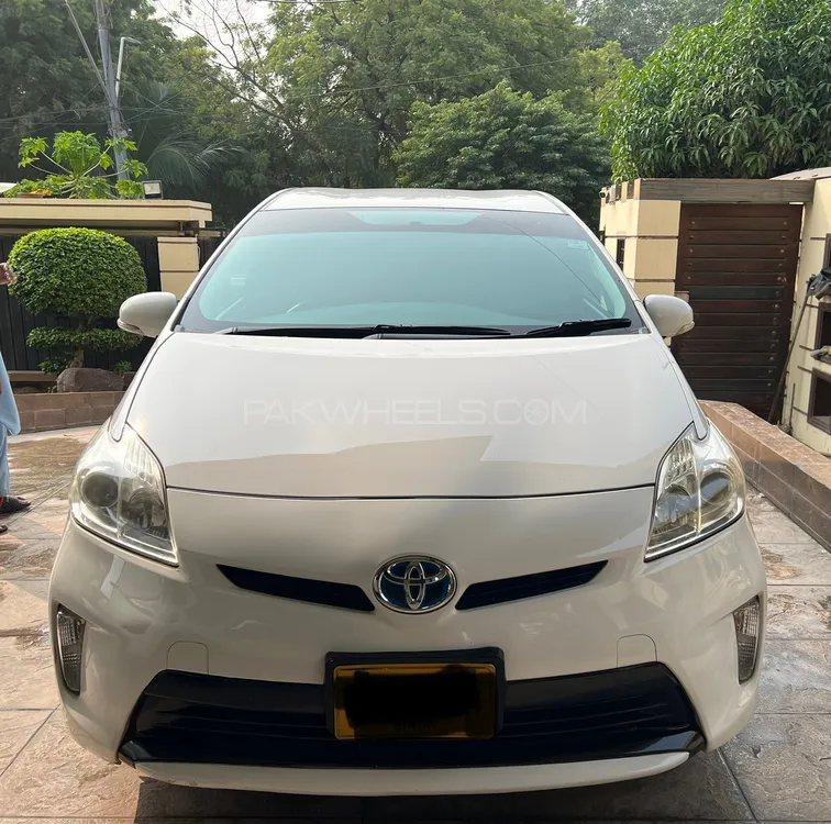 Toyota Prius 2012 for Sale in Karachi Image-1
