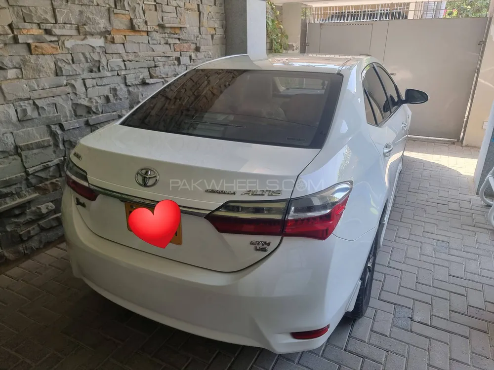 Toyota Corolla 2019 for Sale in Karachi Image-1