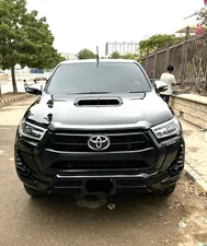 Toyota Hilux Revo V Automatic 3.0  2017 for Sale